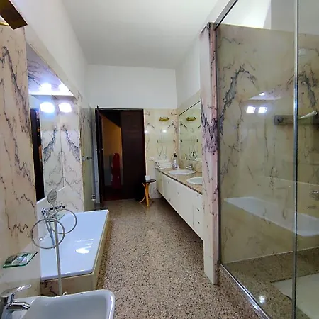Bed and Breakfast Ghia 4*