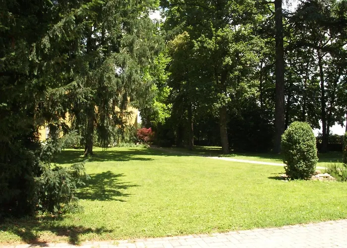 Ghia Bed and Breakfast 3*